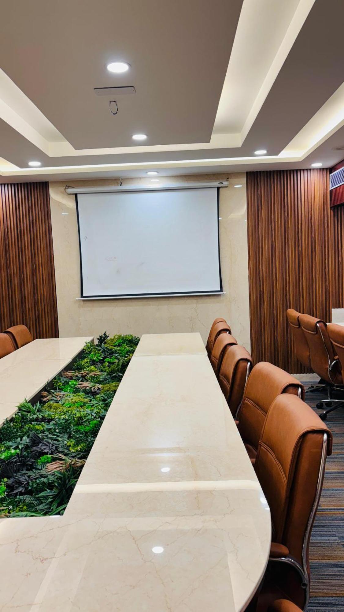 Hotel Shanti Palace Mahipalpur New Delhi Eksteriør billede
